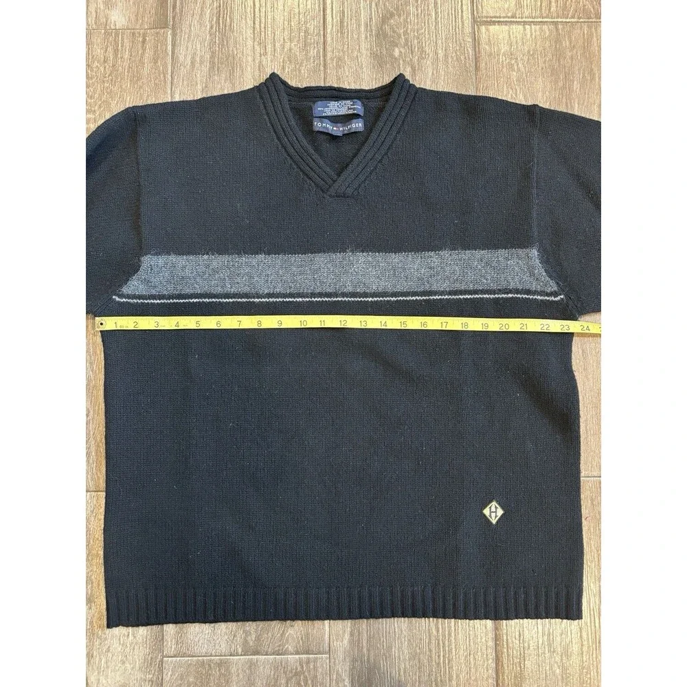 Men’s XXL‎ Black Tommy Hilfiger Lambswool Sweater With Gray Stripe V Neck EUC